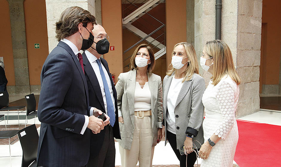 Ayuso, sobre Escudero: "Con su aplomo consolidaremos la sanidad madrileña"