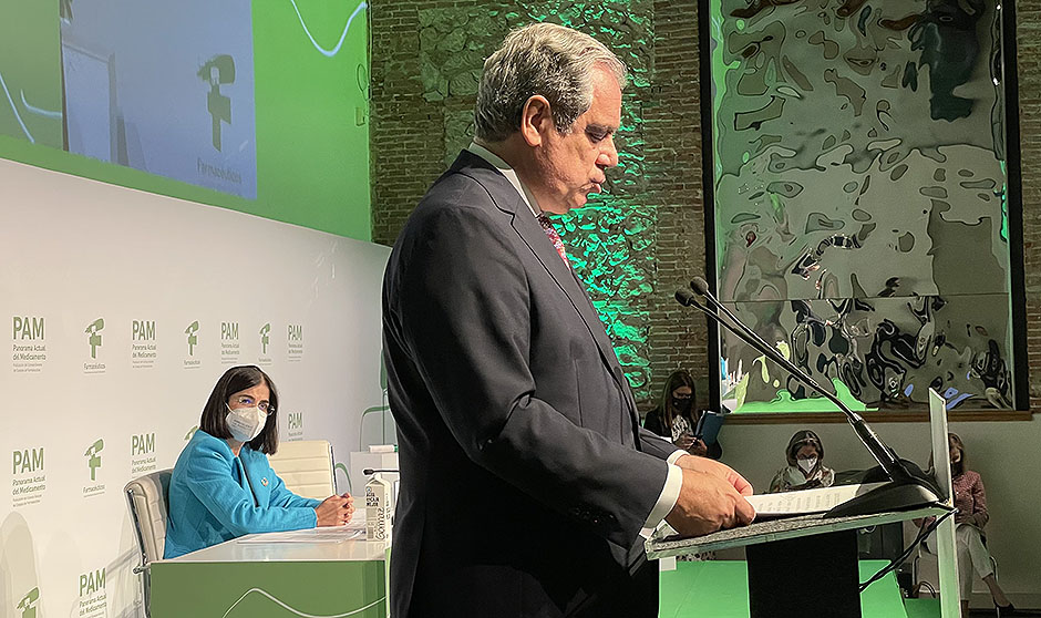 Darias: "Los farmacéuticos han sido ejemplo de dedicación frente al Covid"