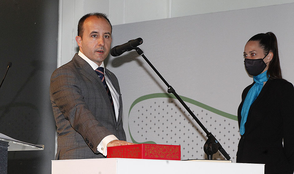 Darias: "Los farmacéuticos han sido ejemplo de dedicación frente al Covid"