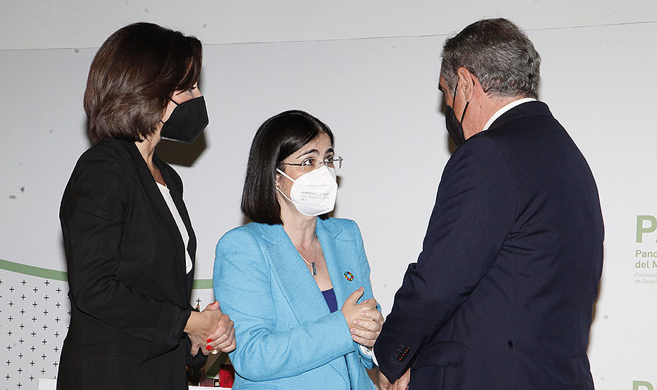 Darias: "Los farmacéuticos han sido ejemplo de dedicación frente al Covid"