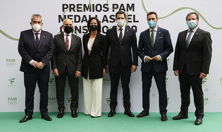 Darias: "Los farmacéuticos han sido ejemplo de dedicación frente al Covid"