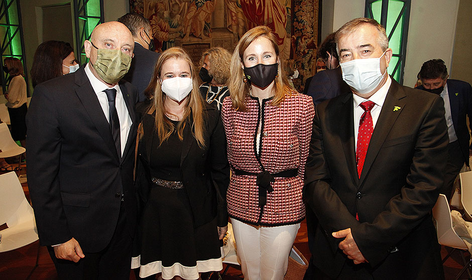 Darias: "Los farmacéuticos han sido ejemplo de dedicación frente al Covid"