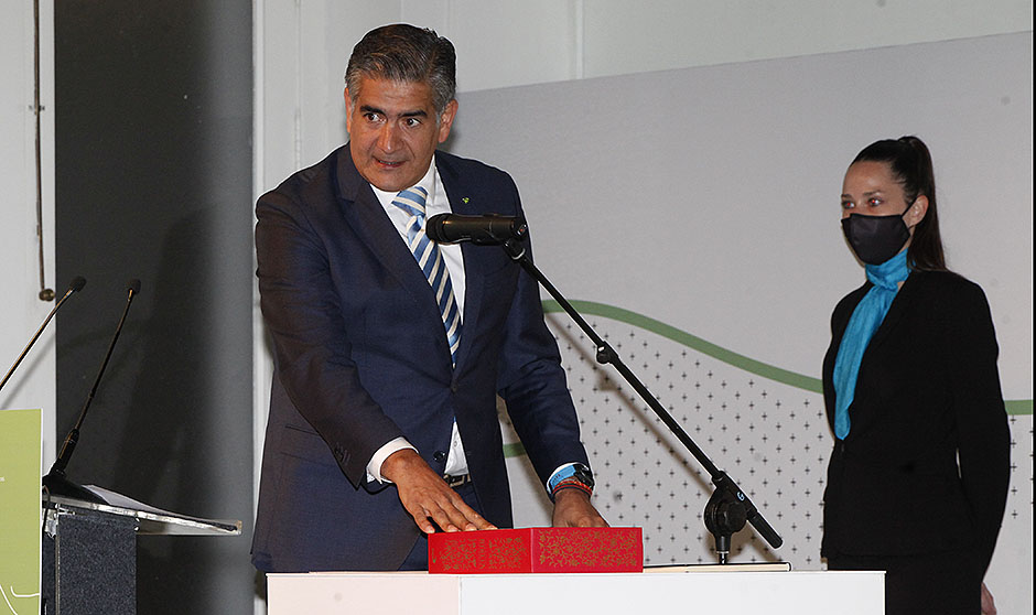 Darias: "Los farmacéuticos han sido ejemplo de dedicación frente al Covid"