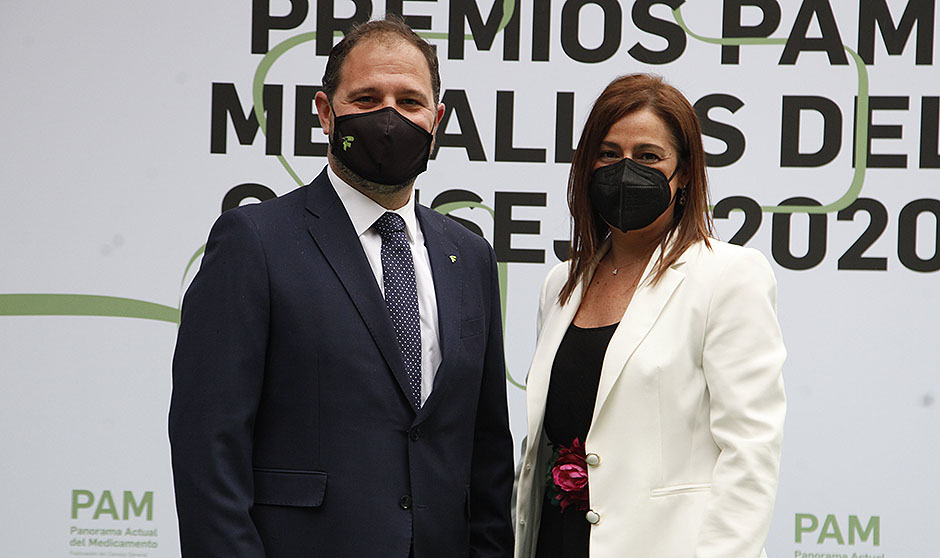 Darias: "Los farmacéuticos han sido ejemplo de dedicación frente al Covid"