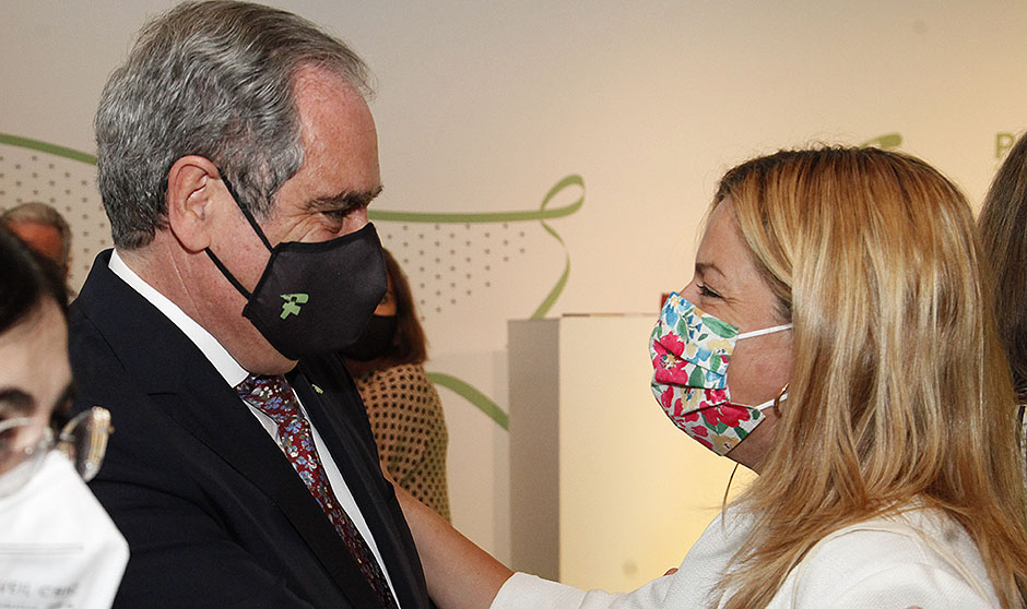 Darias: "Los farmacéuticos han sido ejemplo de dedicación frente al Covid"