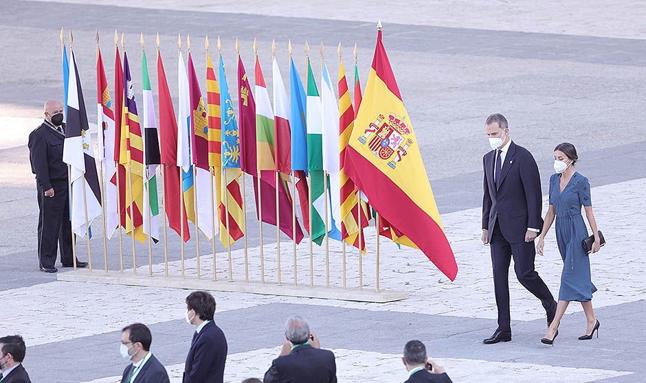 Felipe VI, a los sanitarios: "Entregasteis lo más preciado, la propia vida"