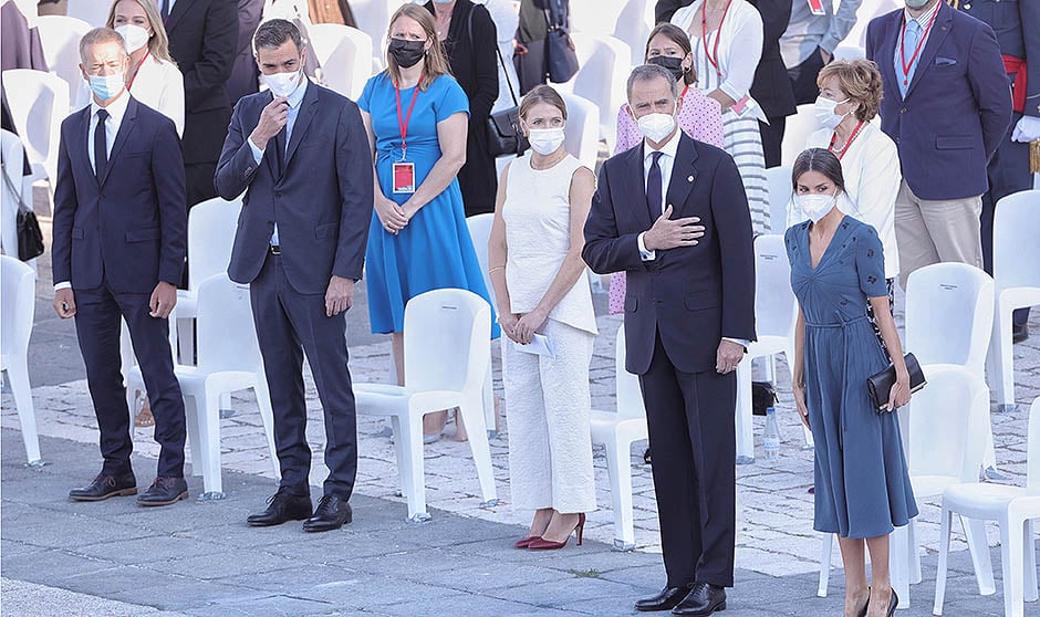 Felipe VI, a los sanitarios: "Entregasteis lo más preciado, la propia vida"