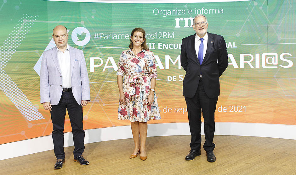 "En política sanitaria, ser médico favorece tomar las mejores decisiones"