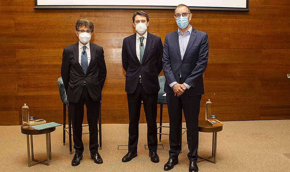 'Fast-track' farmacéutico e inversión, claves postcovid para la industria 