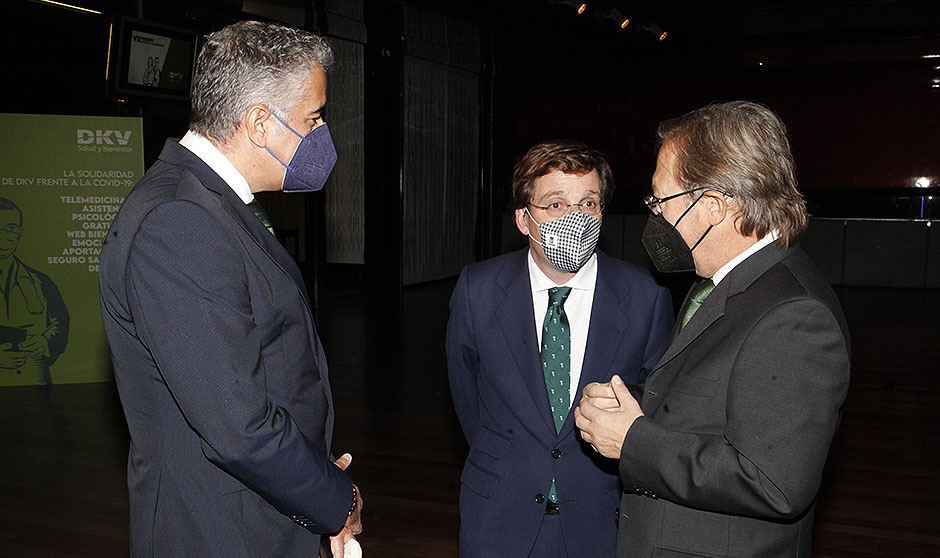 DKV premia a los profesionales sanitarios que fueron ejemplo en la pandemia