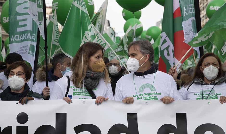 La huelga enfermera por el "bloqueo" a la Ley del Paciente "es una opción"