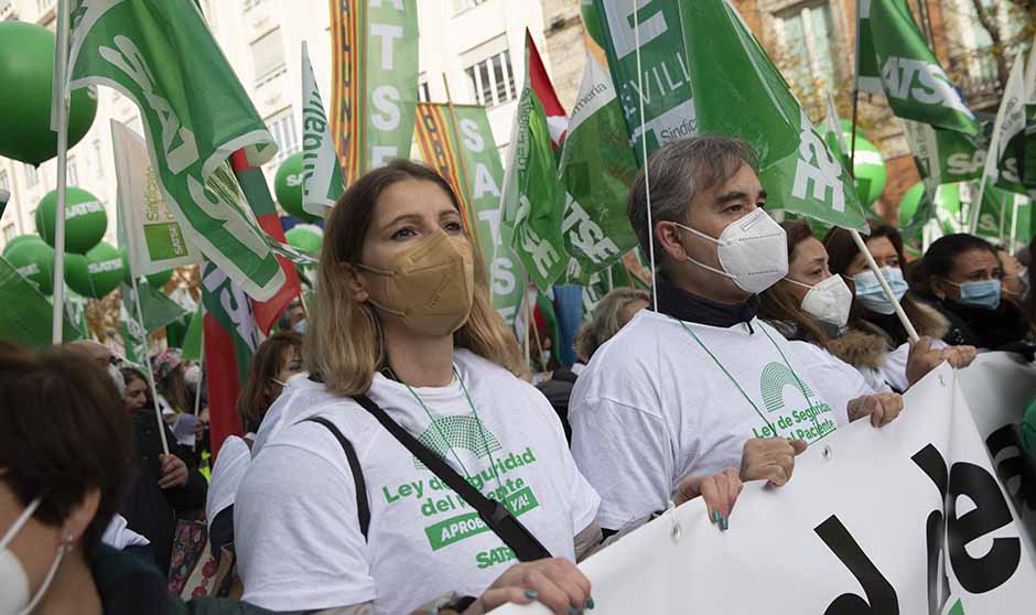 La huelga enfermera por el "bloqueo" a la Ley del Paciente "es una opción"