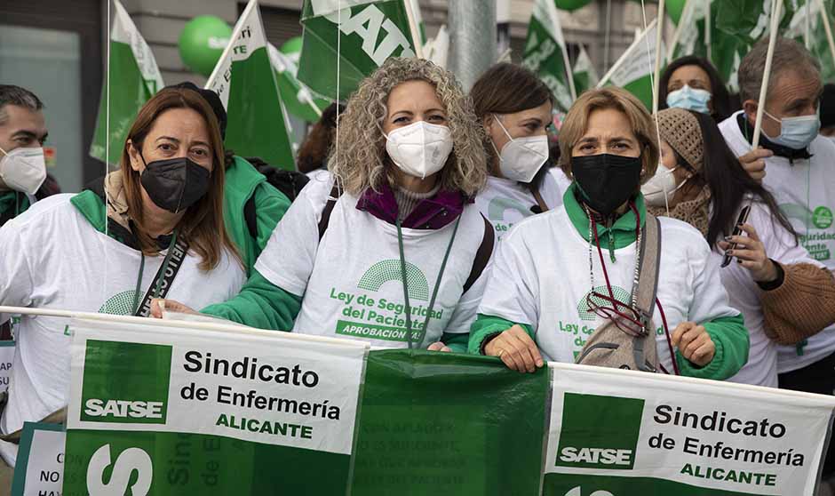 La huelga enfermera por el "bloqueo" a la Ley del Paciente "es una opción"