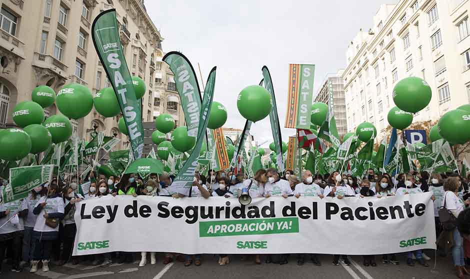 La huelga enfermera por el "bloqueo" a la Ley del Paciente "es una opción"