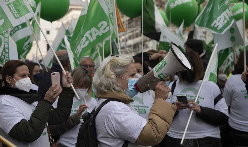 La huelga enfermera por el "bloqueo" a la Ley del Paciente "es una opción"