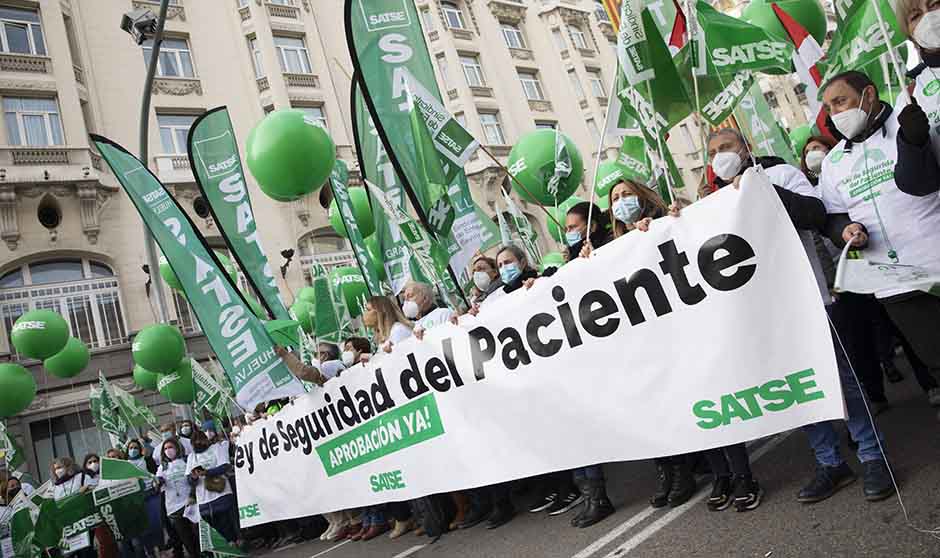 La huelga enfermera por el "bloqueo" a la Ley del Paciente "es una opción"