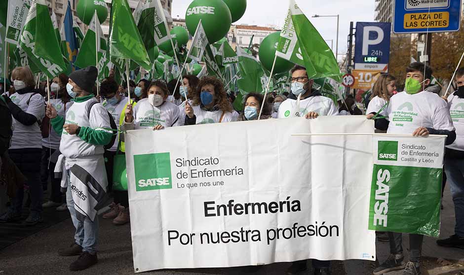 La huelga enfermera por el "bloqueo" a la Ley del Paciente "es una opción"