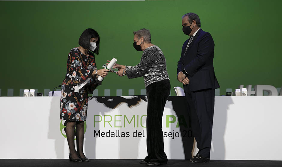 "La Farmacia es esencial para mantener el liderazgo de la sanidad española"