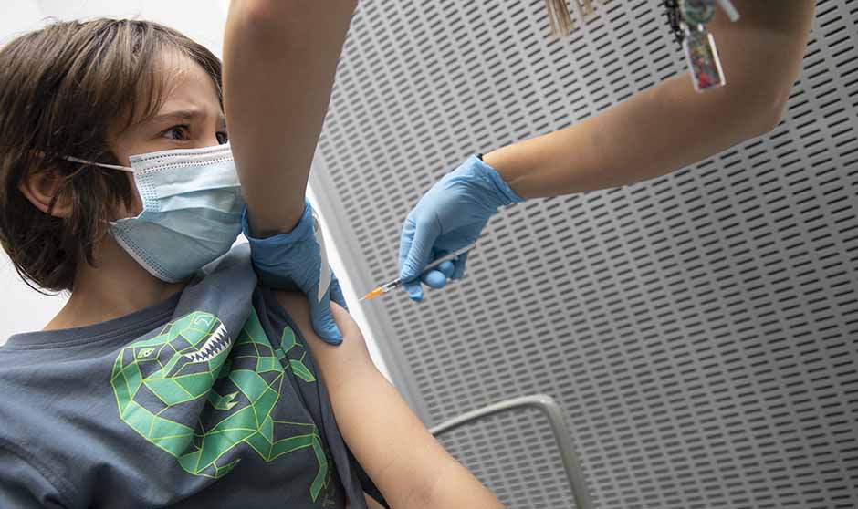 "Soy médica y madre; entiendo el miedo, pero las vacunas son seguras"