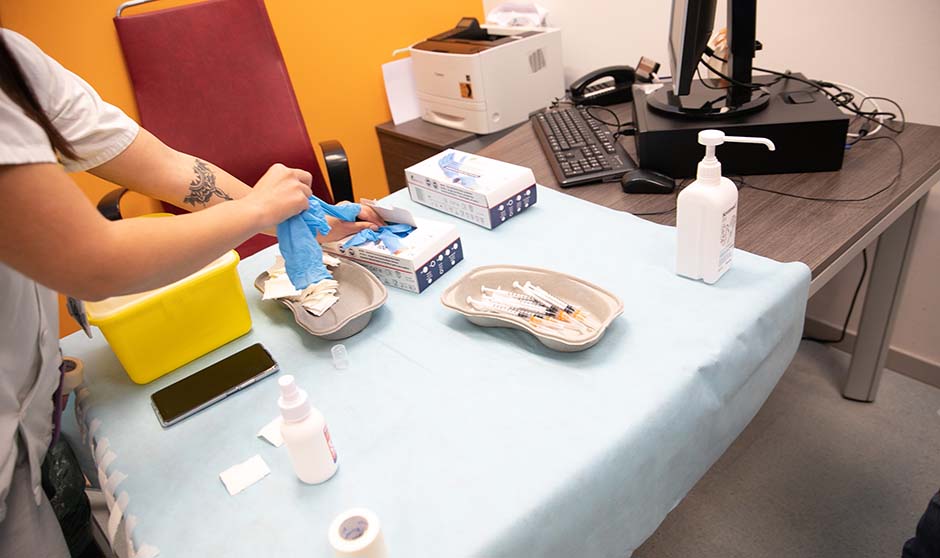 "Soy médica y madre; entiendo el miedo, pero las vacunas son seguras"