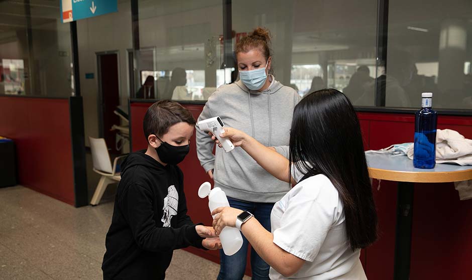 "Soy médica y madre; entiendo el miedo, pero las vacunas son seguras"