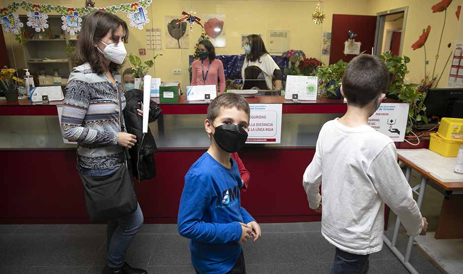 "Soy médica y madre; entiendo el miedo, pero las vacunas son seguras"