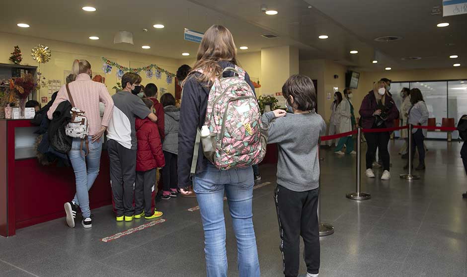 "Soy médica y madre; entiendo el miedo, pero las vacunas son seguras"