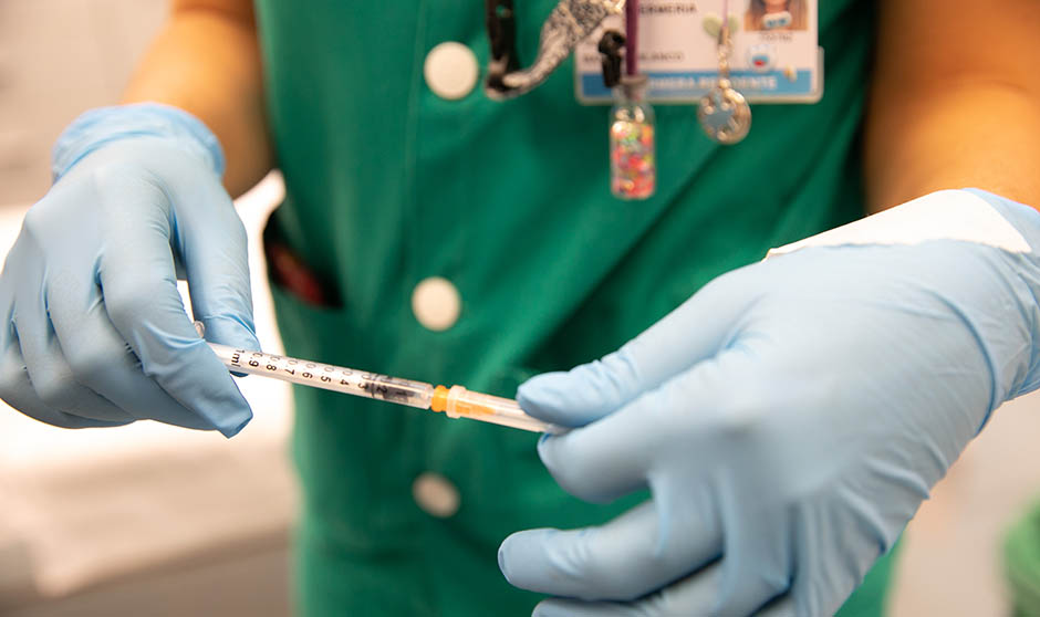 "Soy médica y madre; entiendo el miedo, pero las vacunas son seguras"