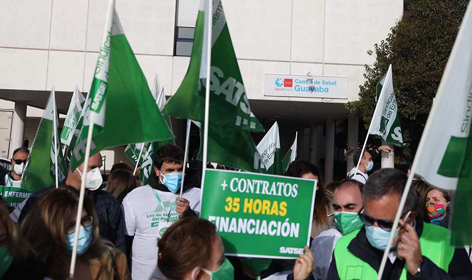 Enfermeros de toda España salen a la calle: "¡Abusan de nuestra vocación!"