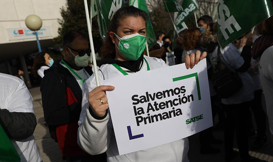 Enfermeros de toda España salen a la calle: "¡Abusan de nuestra vocación!"