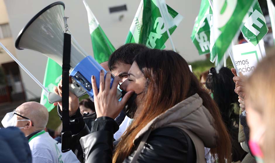 Enfermeros de toda España salen a la calle: "¡Abusan de nuestra vocación!"