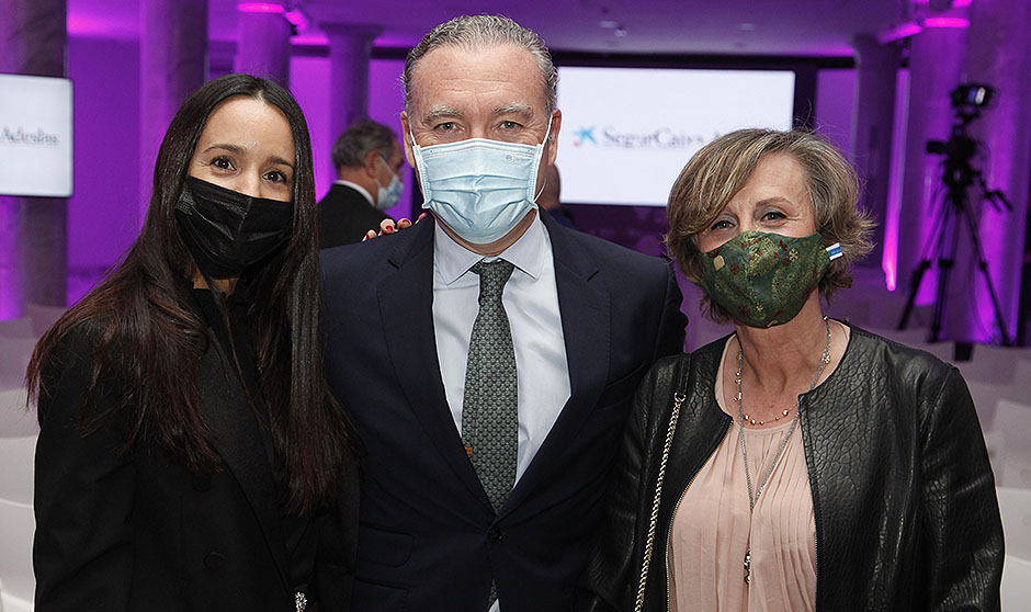 "Es necesario reconocer a tantas mujeres excelentes que han regalado salud"