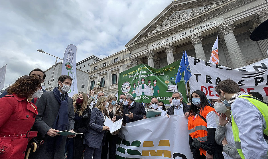 La 'revolución' MIR vuelve a sacar músculo para exigir elección presencial