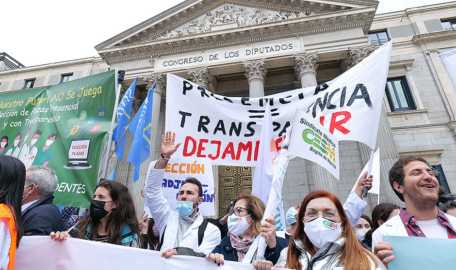 La 'revolución' MIR vuelve a sacar músculo para exigir elección presencial