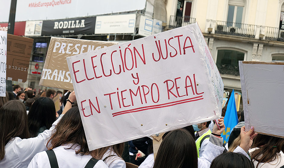 La 'revolución' MIR vuelve a sacar músculo para exigir elección presencial