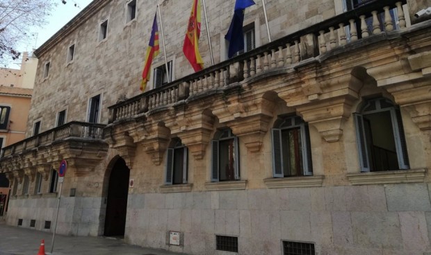 A juicio por espiar la historia clínica de una compañera en el Son Espases