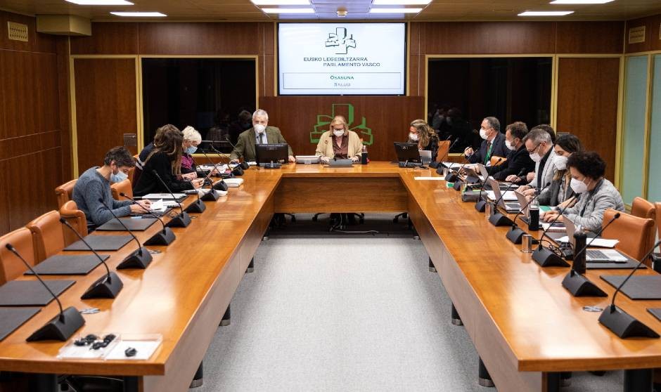 A la Comisión de Salud del Parlamento vasco se le avecinan cambios