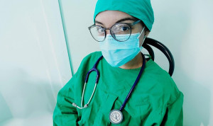 Amanda Verdecia Troya, médica cubana que espera la homologación de su título profesional.