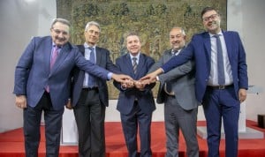 Jesús Fernández Sanz, José Vicente Sanz, Emiliano García Page, José Julián Garde y Amador Pastor firman las nuevas prácticas del Sescam