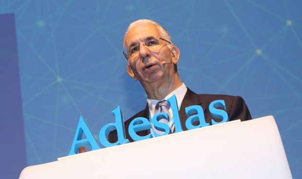 Adeslas consolida su cita anual arropada por todo el sector