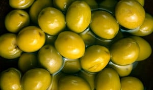 Detectada la bacteria E. coli en varios lotes de aceitunas verdes españolas.