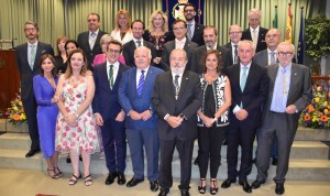 Alfonso Carmona renueva como presidente del Colegio de Médicos de Sevilla.