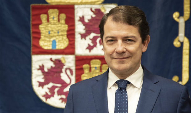 Castilla y León descarta recentralizar la sanidad y demanda mejor financiación