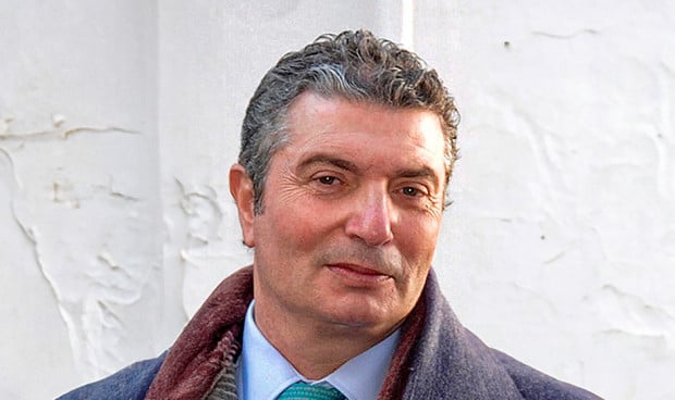 Subdirector del Hospital Marqués de Valdecilla en Santander.