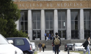 Alumnos y profesores de Medicina, en huelga en Madrid: piquetes y paros