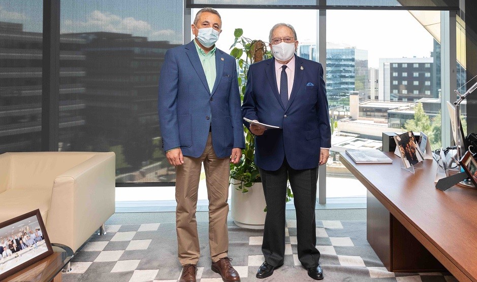 AMA firma con los enfermeros de Málaga una póliza colectiva de Vida