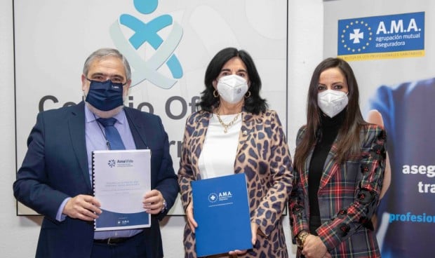 AMA firma una póliza colectiva de Vida con enfermeros de Cáceres