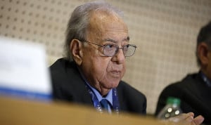 AMA lanza una convocatoria con 137 ayudas para becas dirigidas a sanitarios