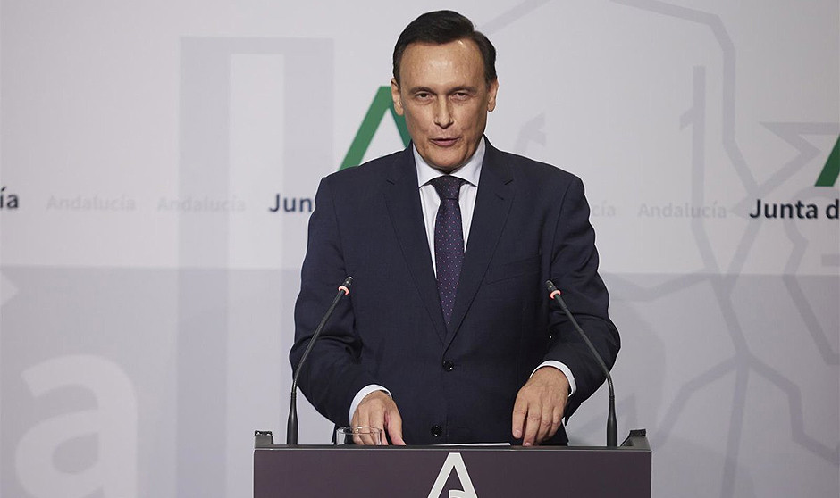 Consejero de Universidad, Investigación e Innovación de la Junta de Andalucía. La Universidad CEU San Fernando suma un nuevo grado de Medicina en la CCAA que tendrá un total de 10 