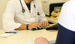 Andalucía avala un aumento del seguro de responsabilidad civil a sanitarios